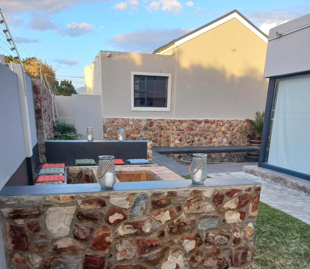 Elizabeth House Hotel Hermanus Exterior photo