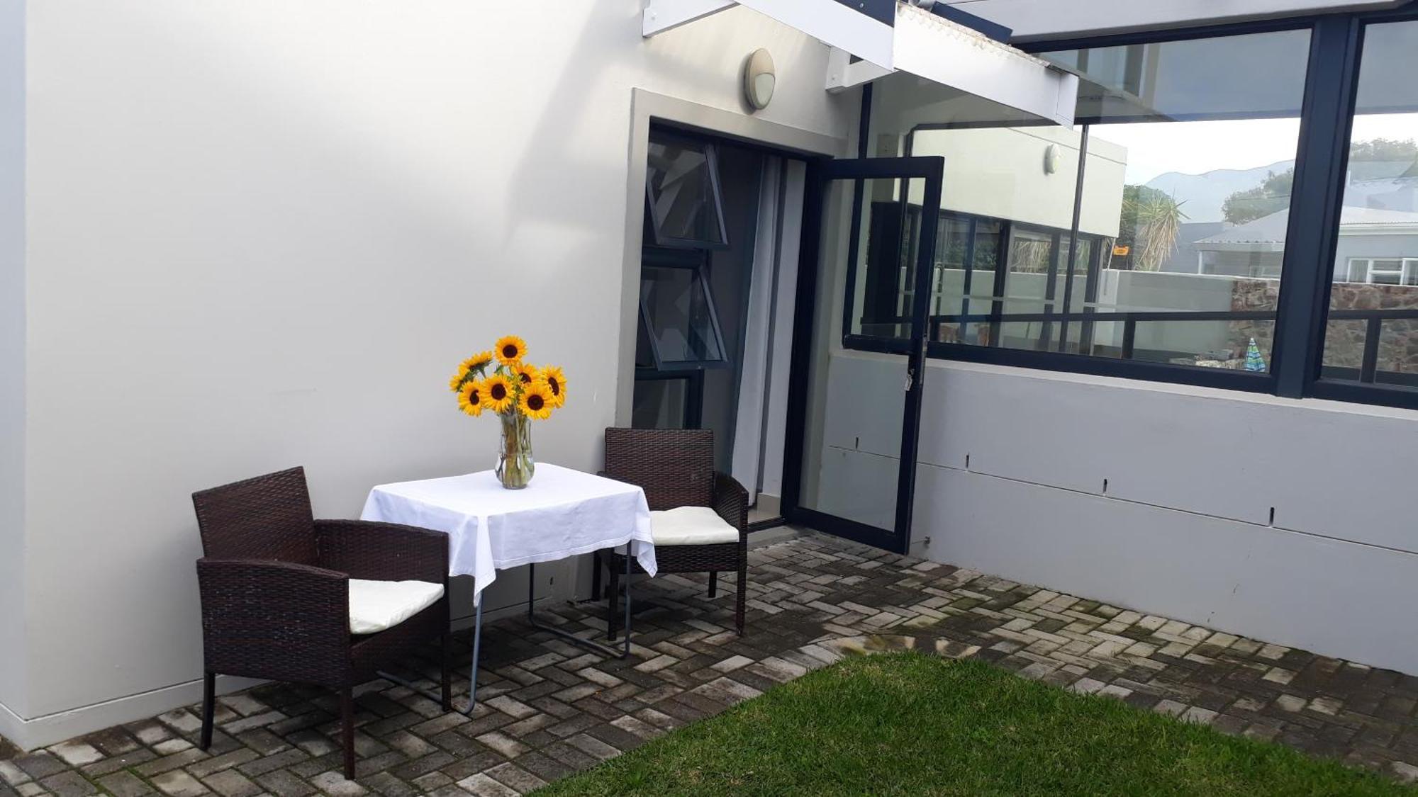 Elizabeth House Hotel Hermanus Exterior photo